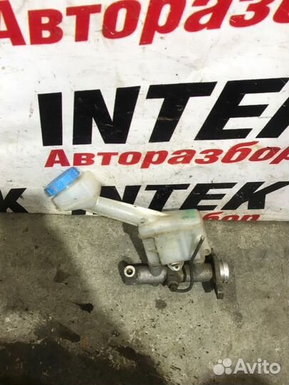 Главный тормозной цилиндр Nissan Primera P12