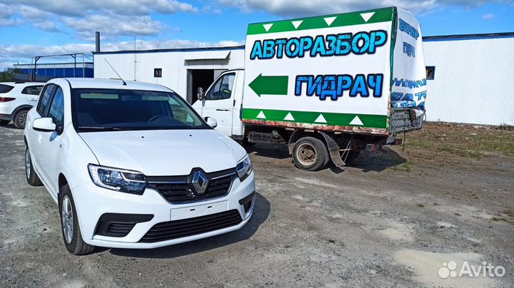 Торпедо Renault Sandero 2 681008413R
