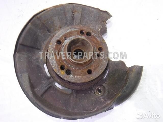 Кулак задний правый