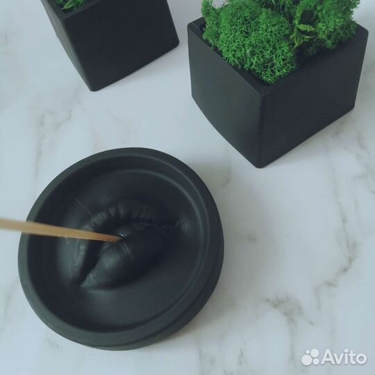 Подносы, подставка под свечи, шкатулки