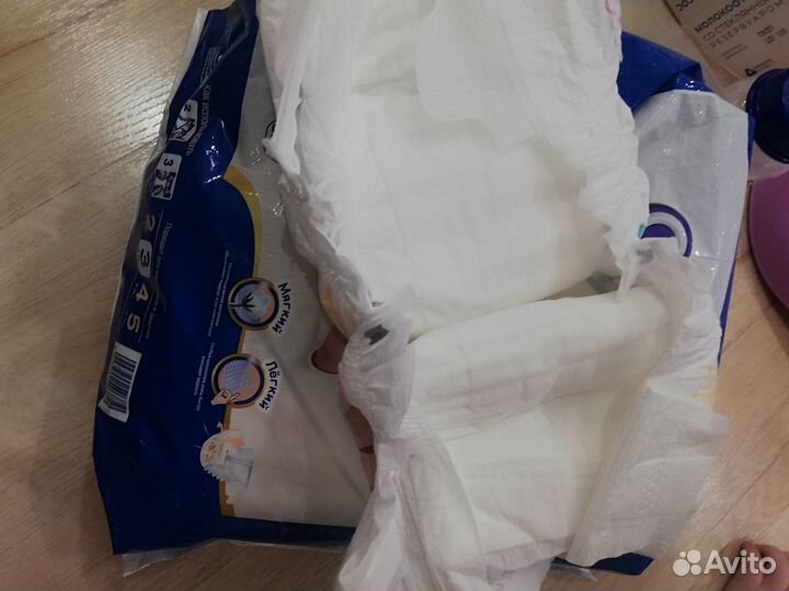 Стульчик для купания, молокоотсос, бутылочка