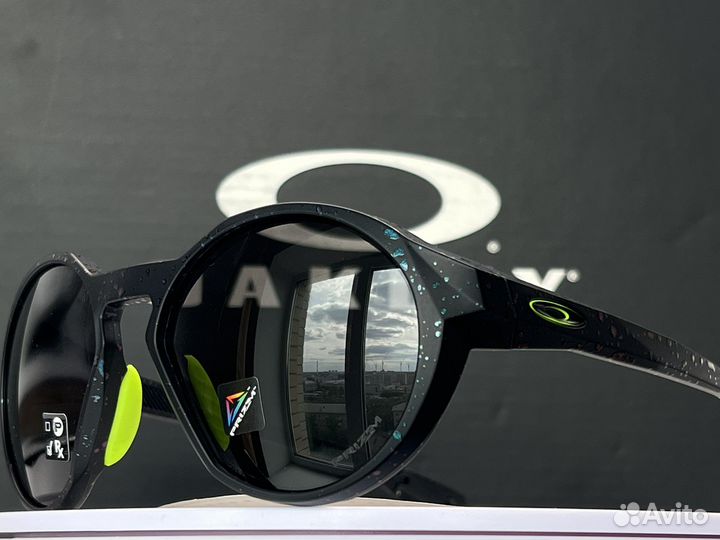 Солнцезащитные очки Oakley Clifden