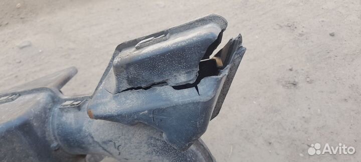 Резонатор фильтра KIA Rio 4 С дефектами