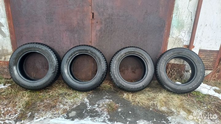 Bridgestone Ice Cruiser 7000 235/65 R17