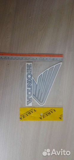 Наклейки на бак honda