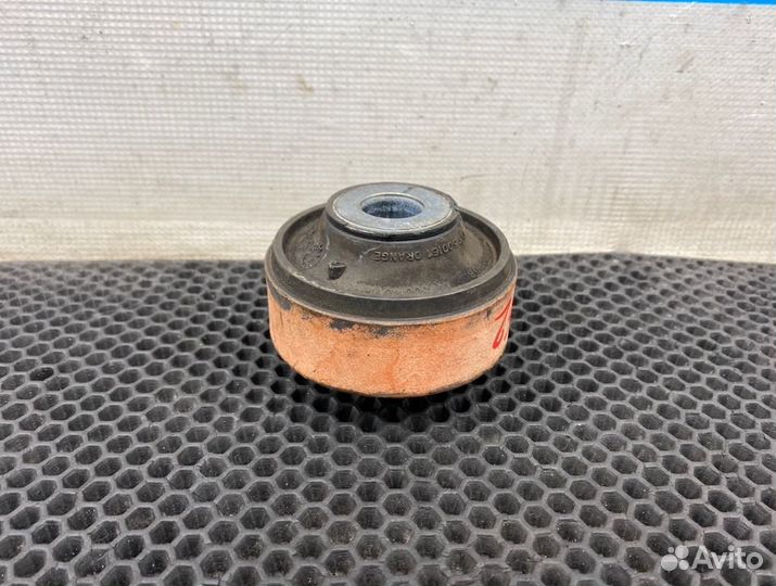 Подушка кузова Land Rover Discovery L319 406PN 4.0