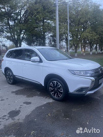 Mitsubishi Outlander 2.0 CVT, 2018, 163 555 км
