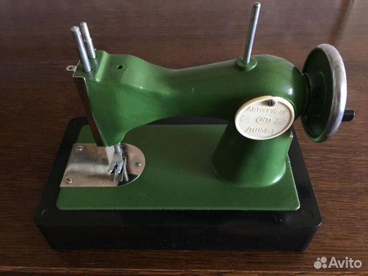Детская швейная машинка СССР