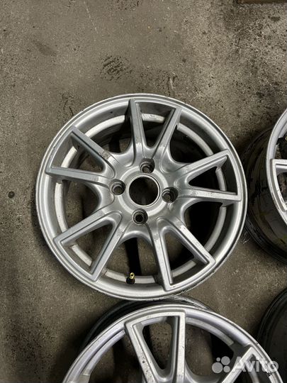 Стильные литые диски 4x100 Цо 60.1 R14 Ровные