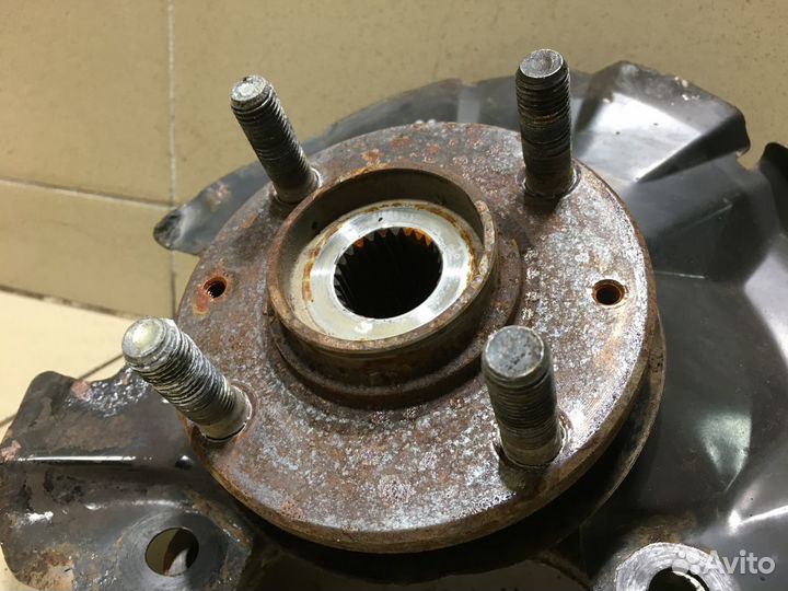 Кулак поворотный передний правый RIO 2005-2011