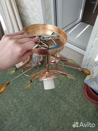 Люстра с плафонами