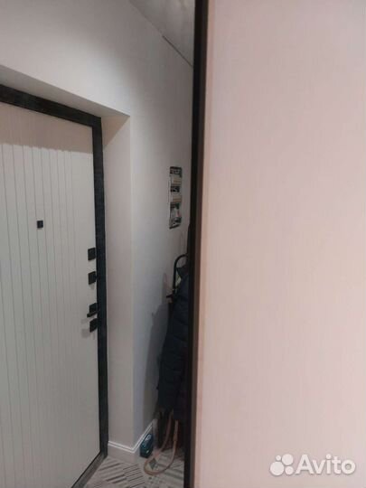 Продам зеркало в алюминиевой рамке