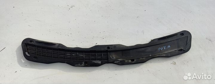 Решетка радиатора mercedes w210