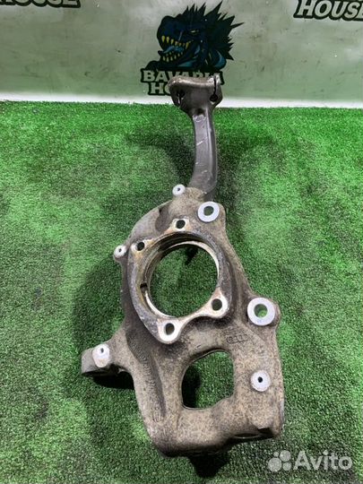 Кулак передний левый Audi A4 B8 CDN 2010