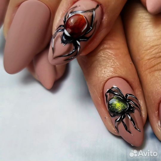 Мастер маникюра