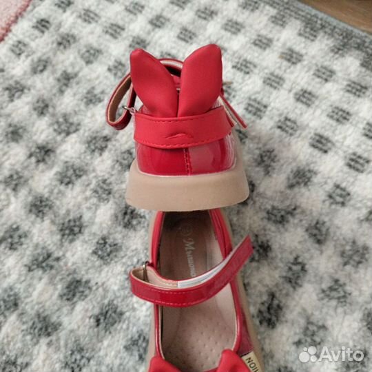 Туфли для девочки 29 размер новые