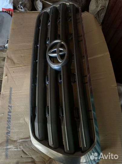 Решетка радиатора toyota land cruiser 200 2009 г