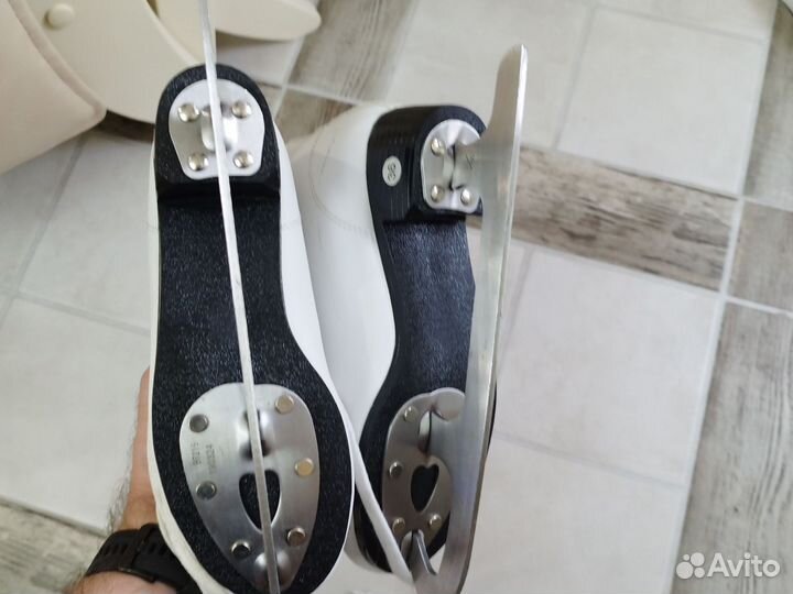 Коньки фигурные женские 36