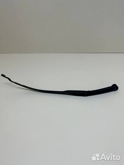 Поводок стеклоочистителя передний правый Kia Ceed