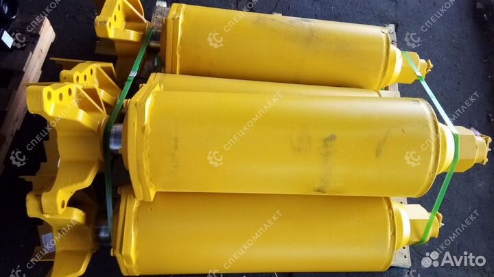 Механизм натяжения Komatsu D65E-12