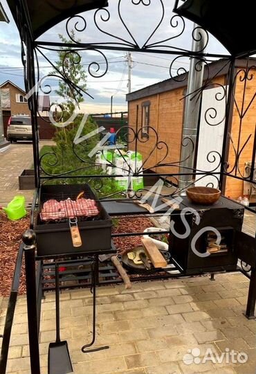Мангал с крышей