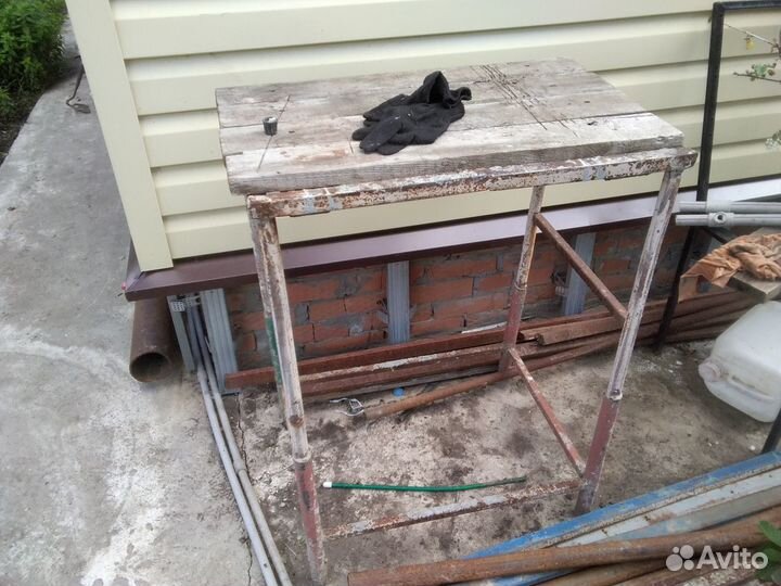 Лавочка, стол, строительный стол