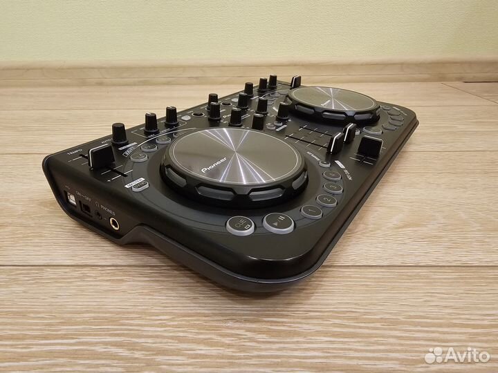 DJ-контроллер Pioneer DDJ WeGo2-K