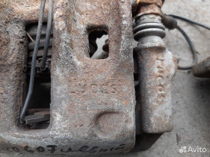 Суппорт передний Peugeot 607