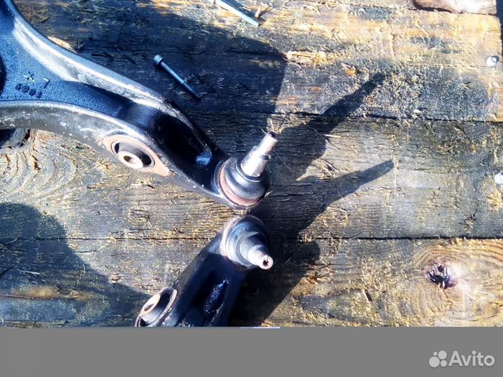Рычаг передний нижний VW Touareg