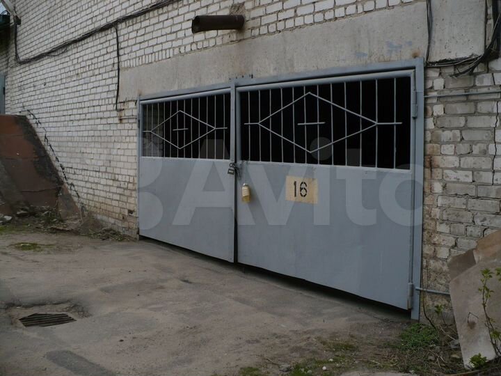 Гараж, > 30 м²