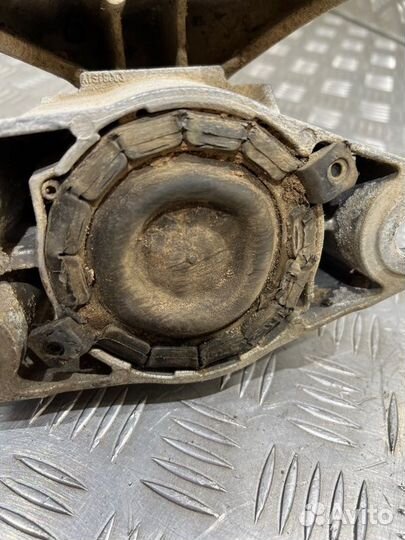 Кронштейн двс Renault Duster 1.6