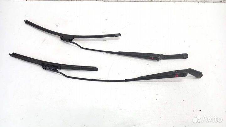 Поводок дворников Volkswagen Golf 4