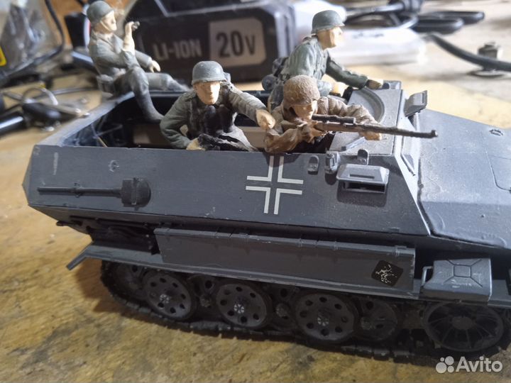 Модель немецкого бронетранспортера 1:35