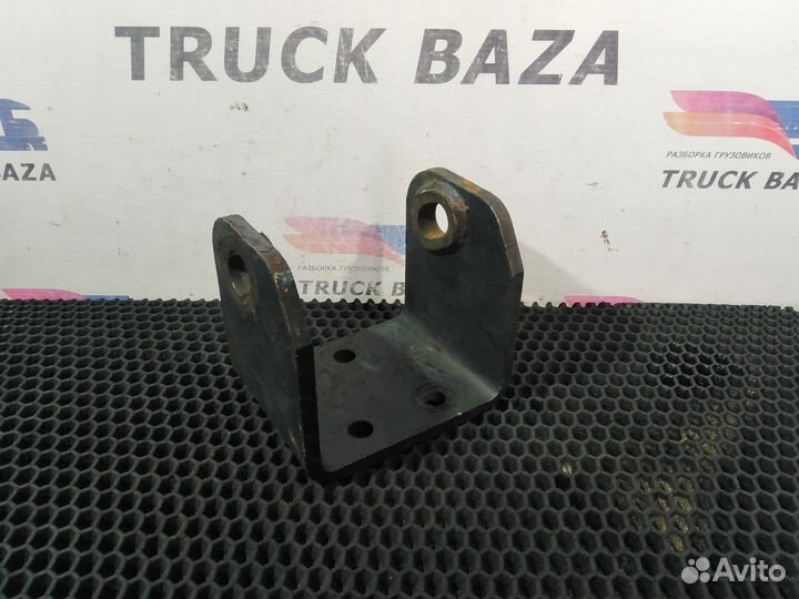 Кронштейн опоры АКПП Iveco Eurotrakker