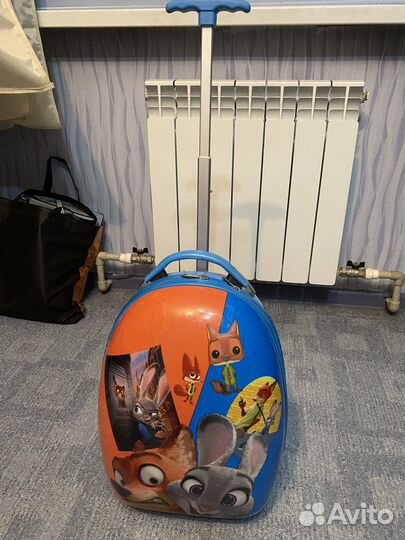 Чемодан детский на колесах для ручной клади