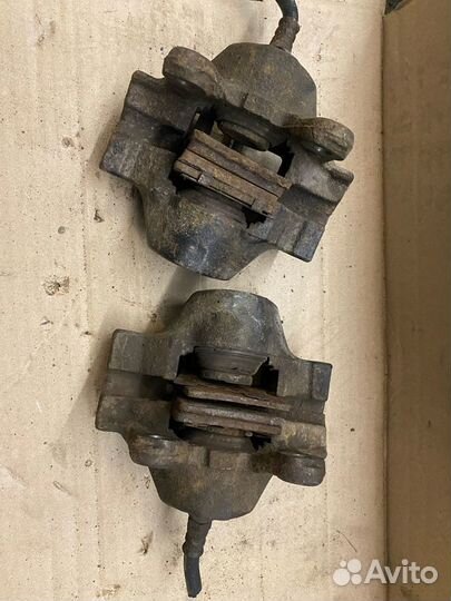 Суппорт задний левый правый mercedes W210 W208