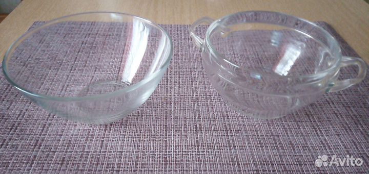 4 тарелки и 2 салатника