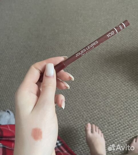 Vivienne sabo карандаш