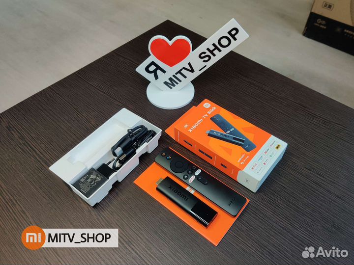 Приставка Xiaomi MI TV Stick 4K (3500 каналов)