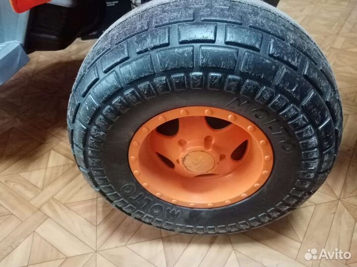 Детский квадроцикл на аккумуляторе