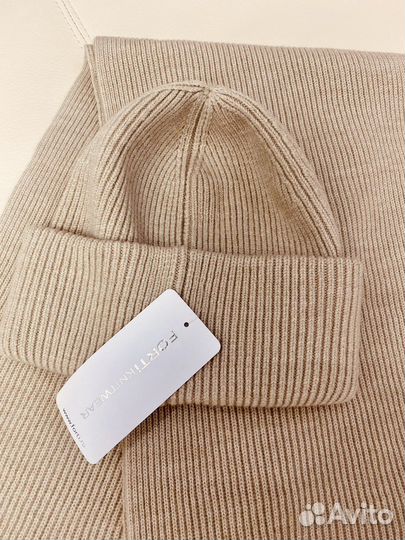 Шапка с шарфом женская