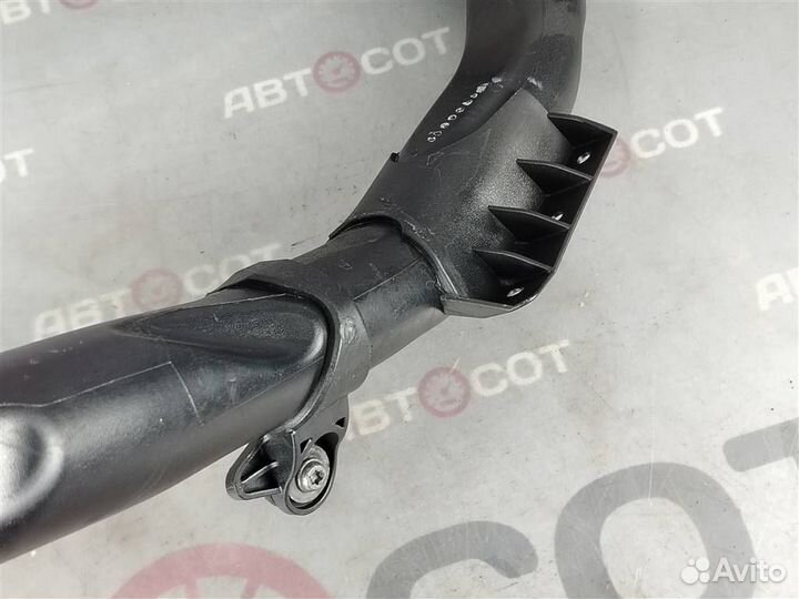 Воздушный трубопровод VW Passat B6 (2005-2010г.в.)