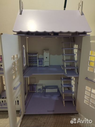 Большой кукольный домик деревянный