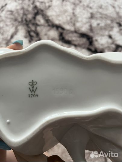 Фарфоровая статуэтка 