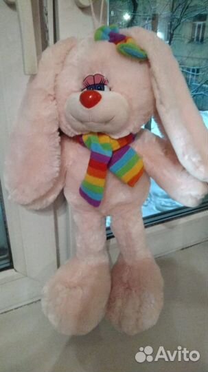 Кролик розовый Новогодний поет песню