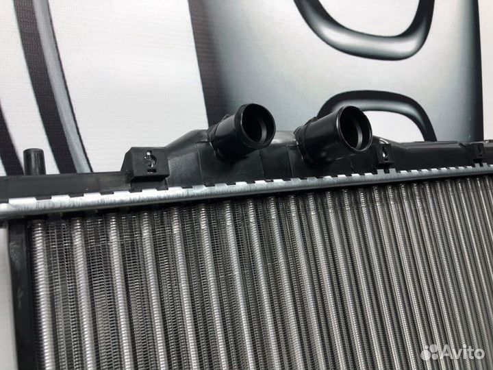 Радиатор охлаждения двигателя Honda Civic FD(4Д)