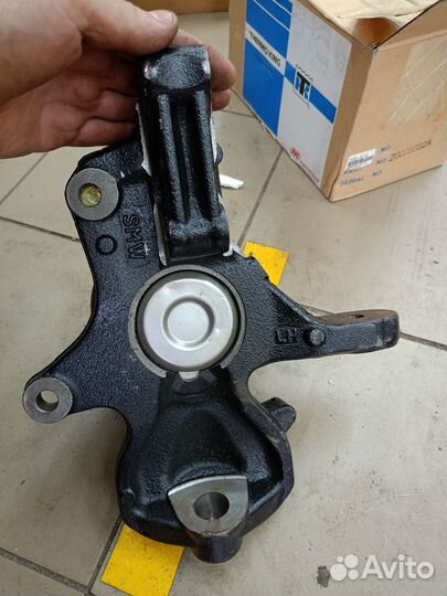 Поворотный кулак VW Crafter
