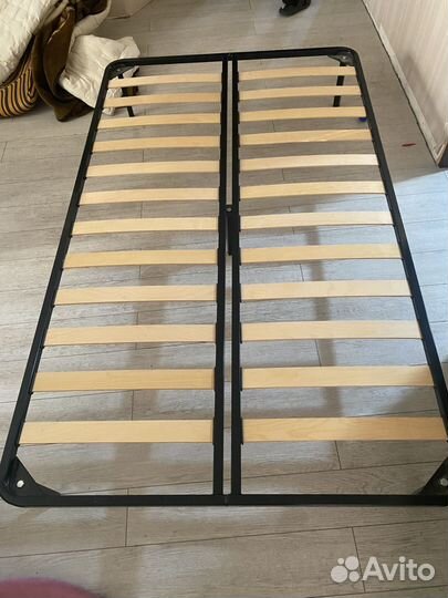 Кровать с матрасом 140 200