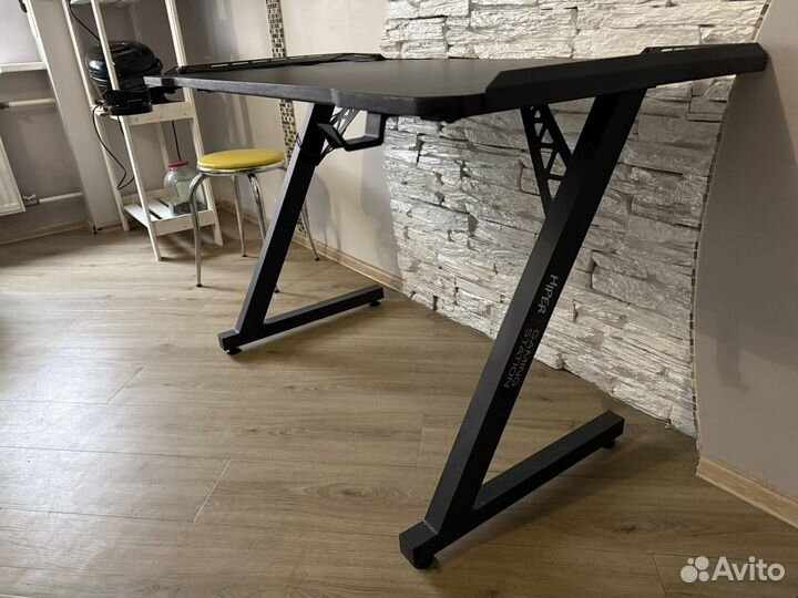 Компьютерный стол игровой бу