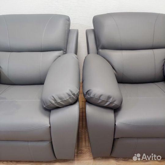 Кресло реклайнер для наращивания и педикюра